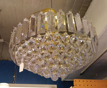 Load image into Gallery viewer, Crystal Effect Acrylic Chandelier
